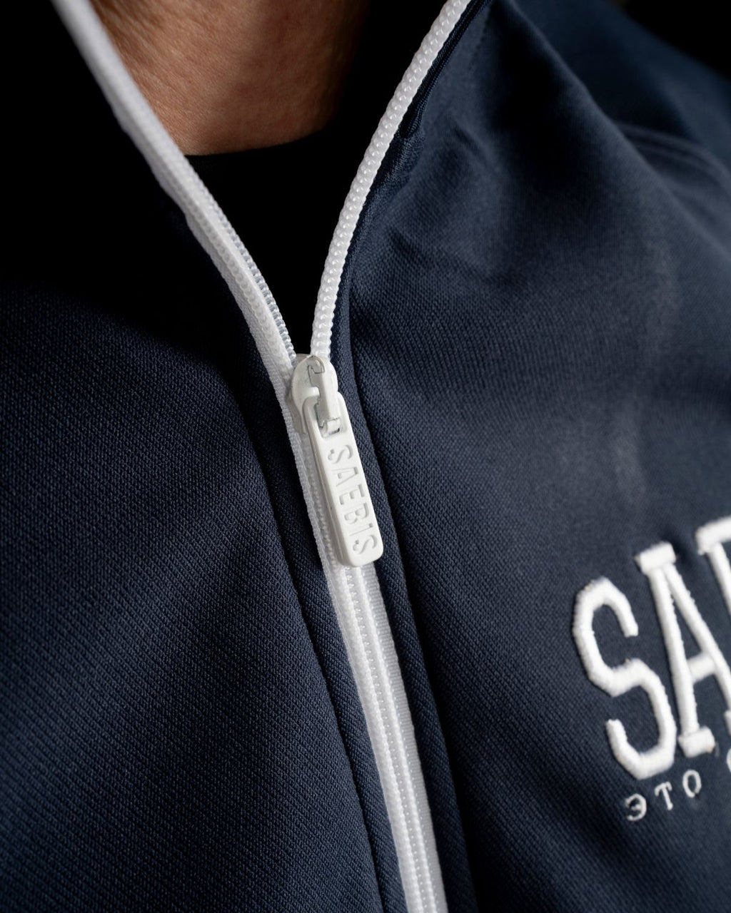 SAEBIS® SPORTS Herren Trainingsjacke navyblau mit Stickerei