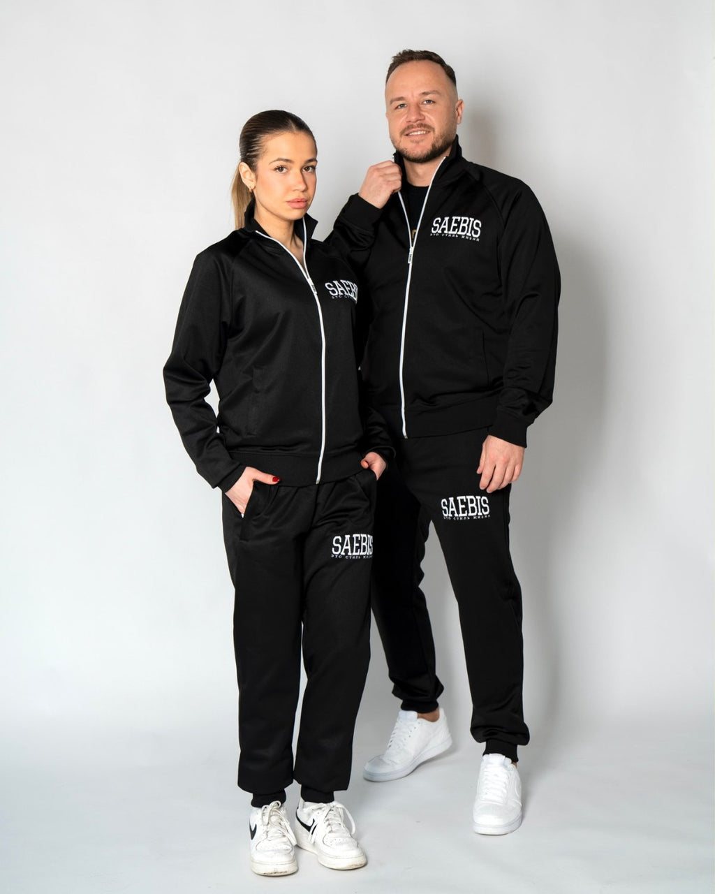 SAEBIS® SPORTS Herren Trainingsjacke schwarz mit Stickerei