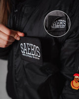 SAEBIS® Damen Winter-Paket bestehend aus Bomberjacke mit zwei Patches | Ribbed Beanie | Socken weiß