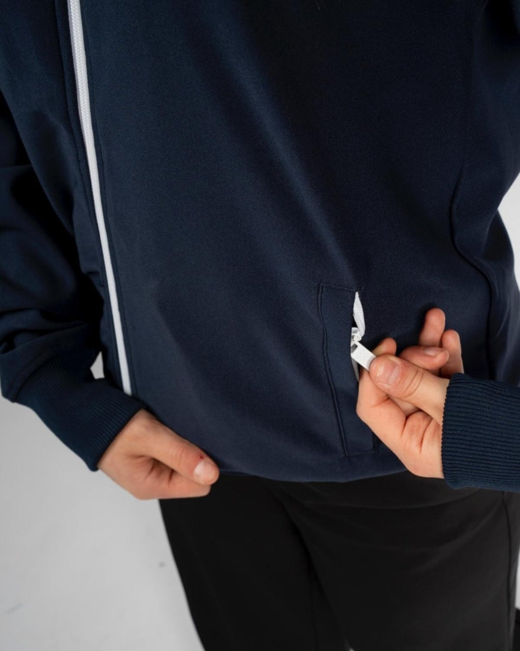 SAEBIS® SPORTS Herren Trainingsjacke navyblau mit Stickerei