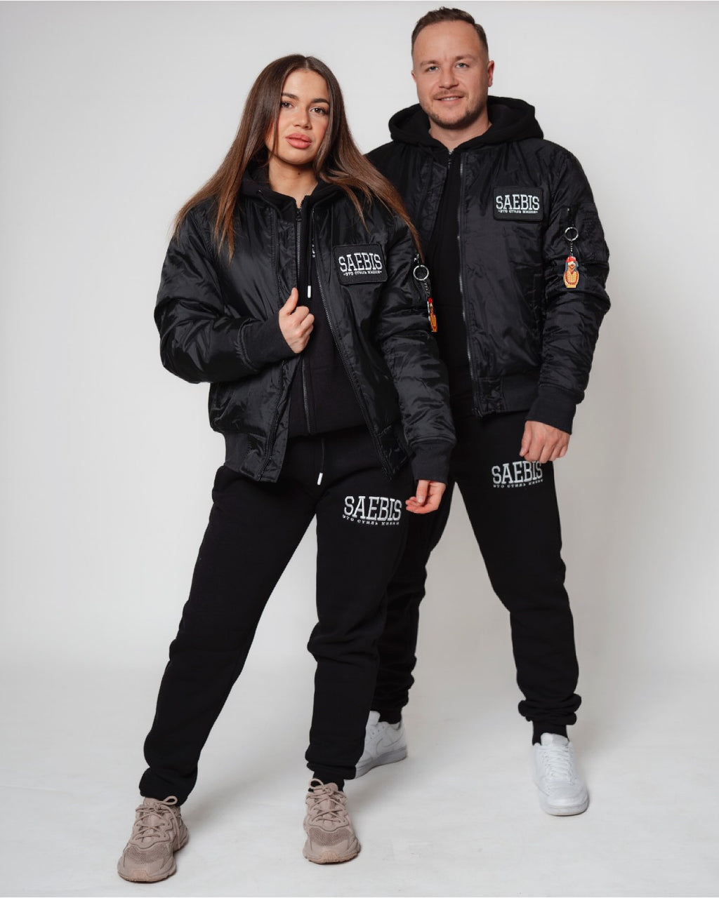 Lifestyle Herren Bomber Jacke gefüttert, mit Reißverschluss schwarz by SAEBIS®