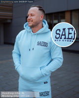 Lifestyle Herren Hoodie babyblau mit Stickerei by SAEBIS®