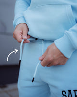 Lifestyle Herren Jogginghose babyblau mit Stickerei by SAEBIS®