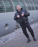 Lifestyle Herren Bomber Jacke gefüttert, mit Reißverschluss schwarz by SAEBIS®