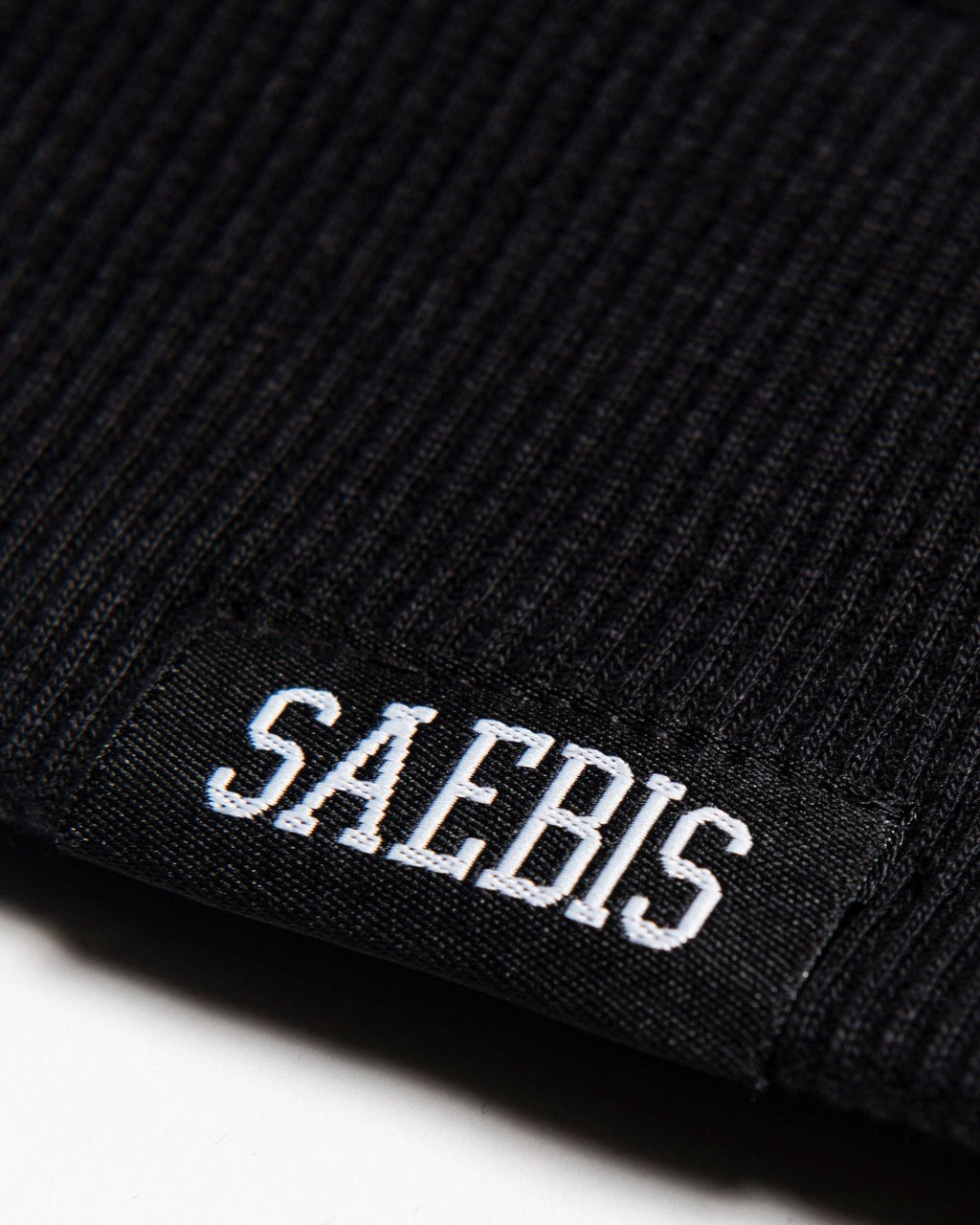 Lifestyle Herren Hoodie schwarz mit Retro Stickerei by SAEBIS®