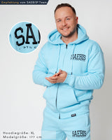 Lifestyle Herren Zip Hoodie babyblau mit Stickerei by SAEBIS®