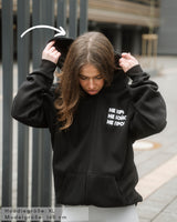 Damen Oversized Zip Hoodie mit Reisverschluss schwarz - НЕ ВЕРЬ НЕ БОЙСЯ НЕ ПРОСИ - by SAEBIS®