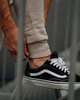 Lifestyle Herren Jogginghose beige mit Stickerei by SAEBIS®