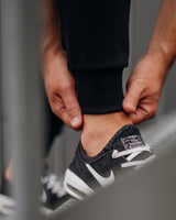 Lifestyle Herren Jogginghose schwarz mit Stickerei by SAEBIS®