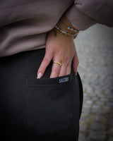 Lifestyle Damen Jogginghose schwarz mit Stickerei by SAEBIS®