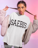 SAEBIS® Lifestyle Damen Paket bestehend aus 2x T-Shirts | 1x Paar weiße Socken | 10x Sticker