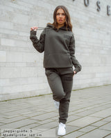 Lifestyle Damen Jogginghose khaki mit Stickerei by SAEBIS®