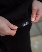 Herren Zip Hoodie mit Reisverschluss schwarz - НЕ ВЕРЬ НЕ БОЙСЯ НЕ ПРОСИ - by SAEBIS®