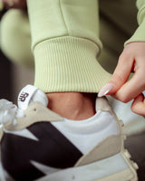 Lifestyle Damen Jogginghose mintgrün mit Stickerei by SAEBIS®
