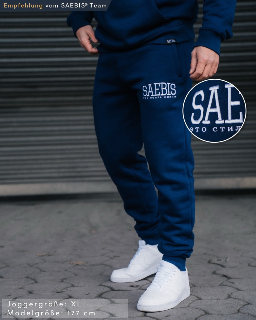 Lifestyle Herren Jogginghose navyblau mit Stickerei by SAEBIS®