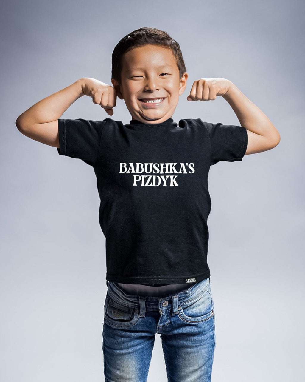BABUSHKA'S PIZDYK - Kinder T-Shirt schwarz by SAEBIS®