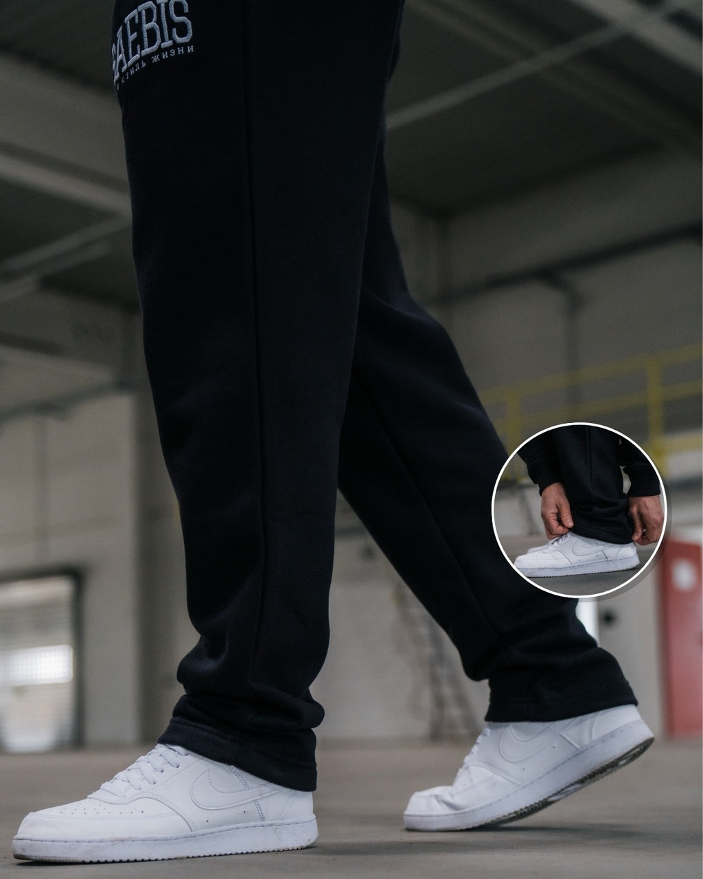 Lifestyle Herren Jogginghose schwarz mit Stickerei & geradem Bein by SAEBIS®