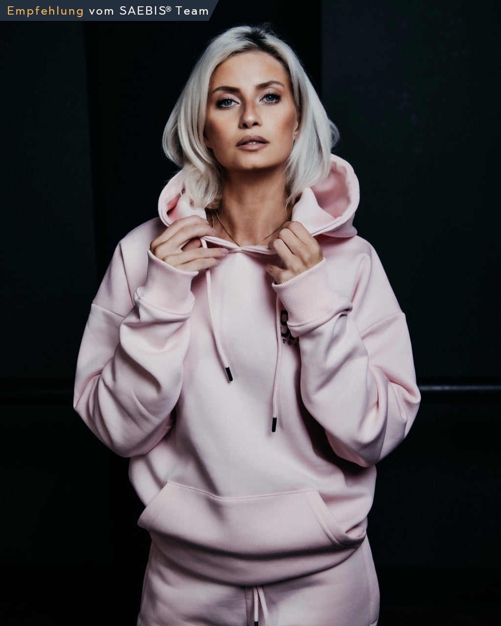 Lifestyle Damen Oversized Hoodie pink mit Stickerei by SAEBIS®