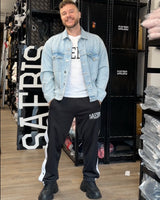 Lifestyle Herren Jogginghose schwarz mit Knöpfen, Stickerei & geradem Bein by SAEBIS®