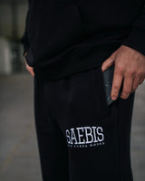 Lifestyle Herren Jogginghose schwarz mit Stickerei & geradem Bein by SAEBIS®