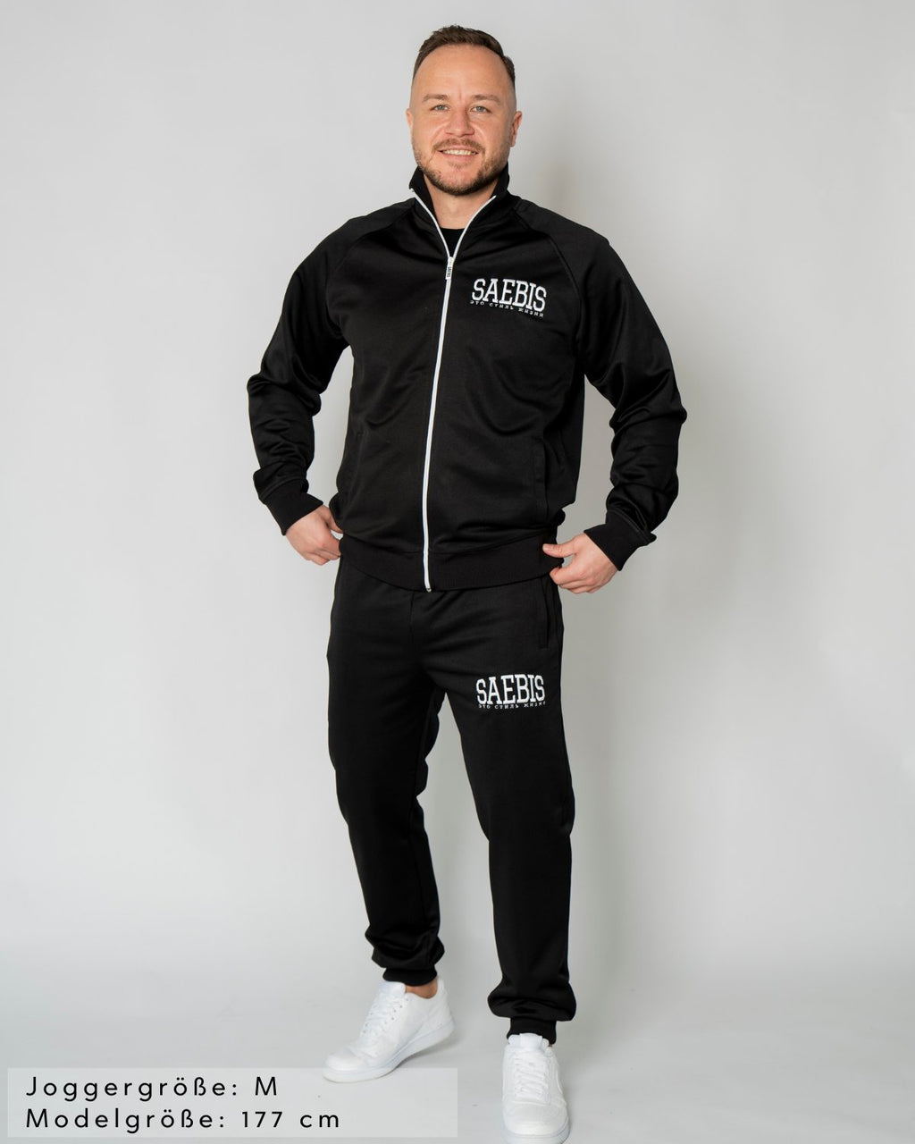 SAEBIS® SPORTS Herren Trainingshose schwarz mit Stickerei