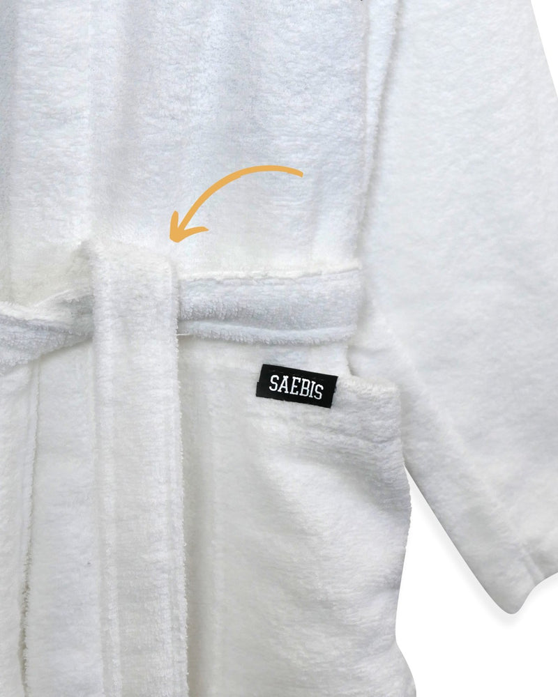 Lifestyle Bademantel weiß mit Stickerei für Herren & Damen by SAEBIS®