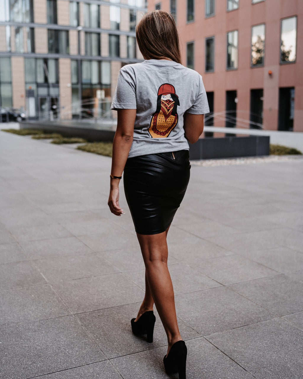 Matryoshka Damen Oversized T-Shirt grau by SAEBIS®