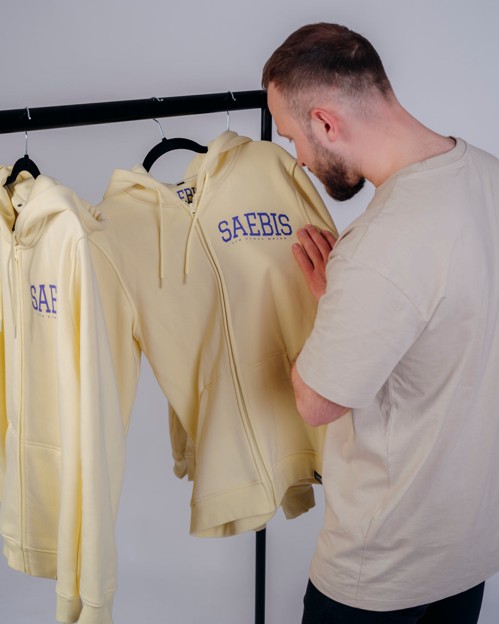 Lifestyle Herren Zip Hoodie mit Reißverschluss pastellgelb by SAEBIS®